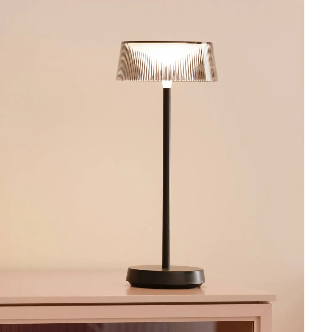 FH Lighting Schöner Wohnen LED-Akku-Tischleuchte Torre, IP44, Dimmer