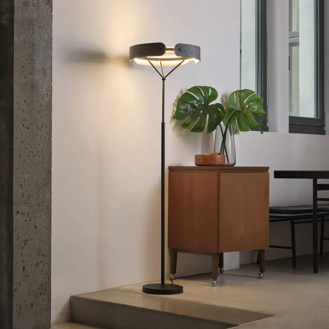 OSRAM LED-Stehleuchte Decor Curve Felt, grau, Filz, 3.000 K