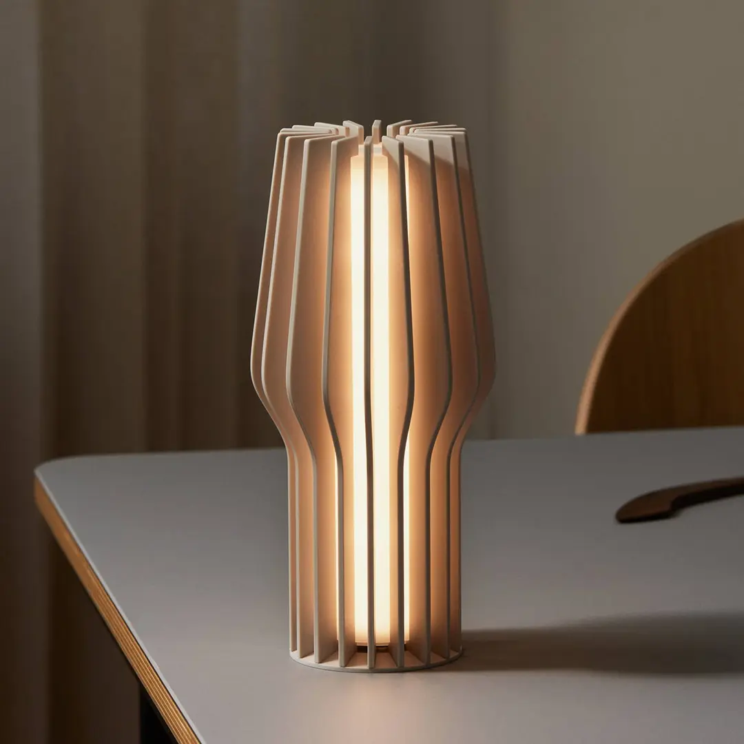 PLEASE WAIT to be SEATED Akku-Tischlampe RADIANT, beige IP44