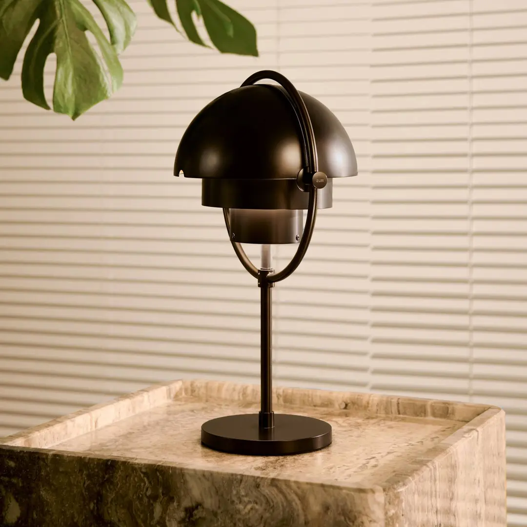 GUBI Akku-Tischleuchte Multi-Lite, schwarz/schwarz, 30 cm