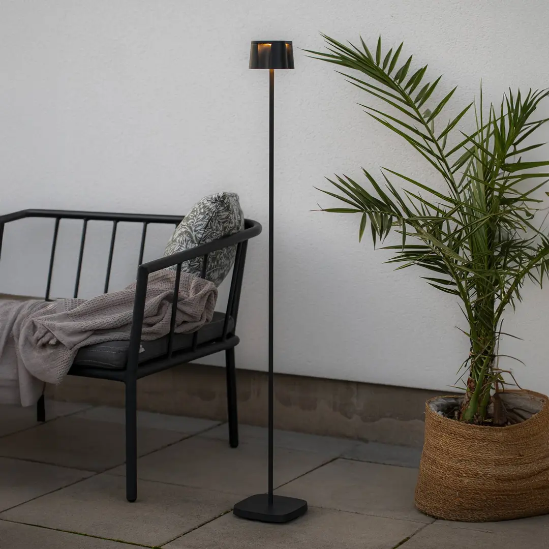 Konstsmide LED-Akku-Stehlampe Nice, schwarz, Alu, IP54, Dimmer, CCT