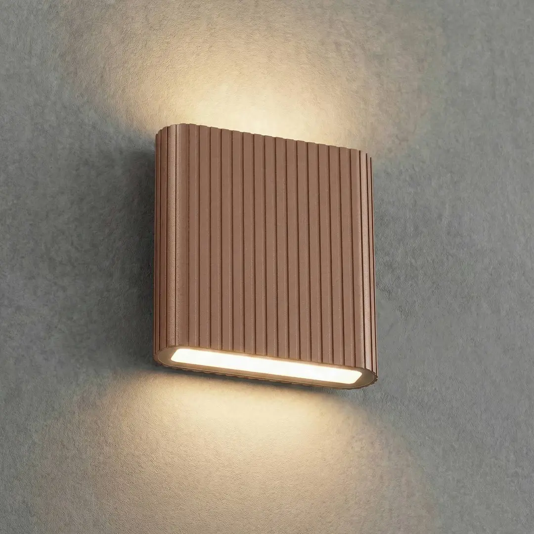 Lucande LED-Außenwandlampe Raija dunkelbraun Höhe 19 cm CCT