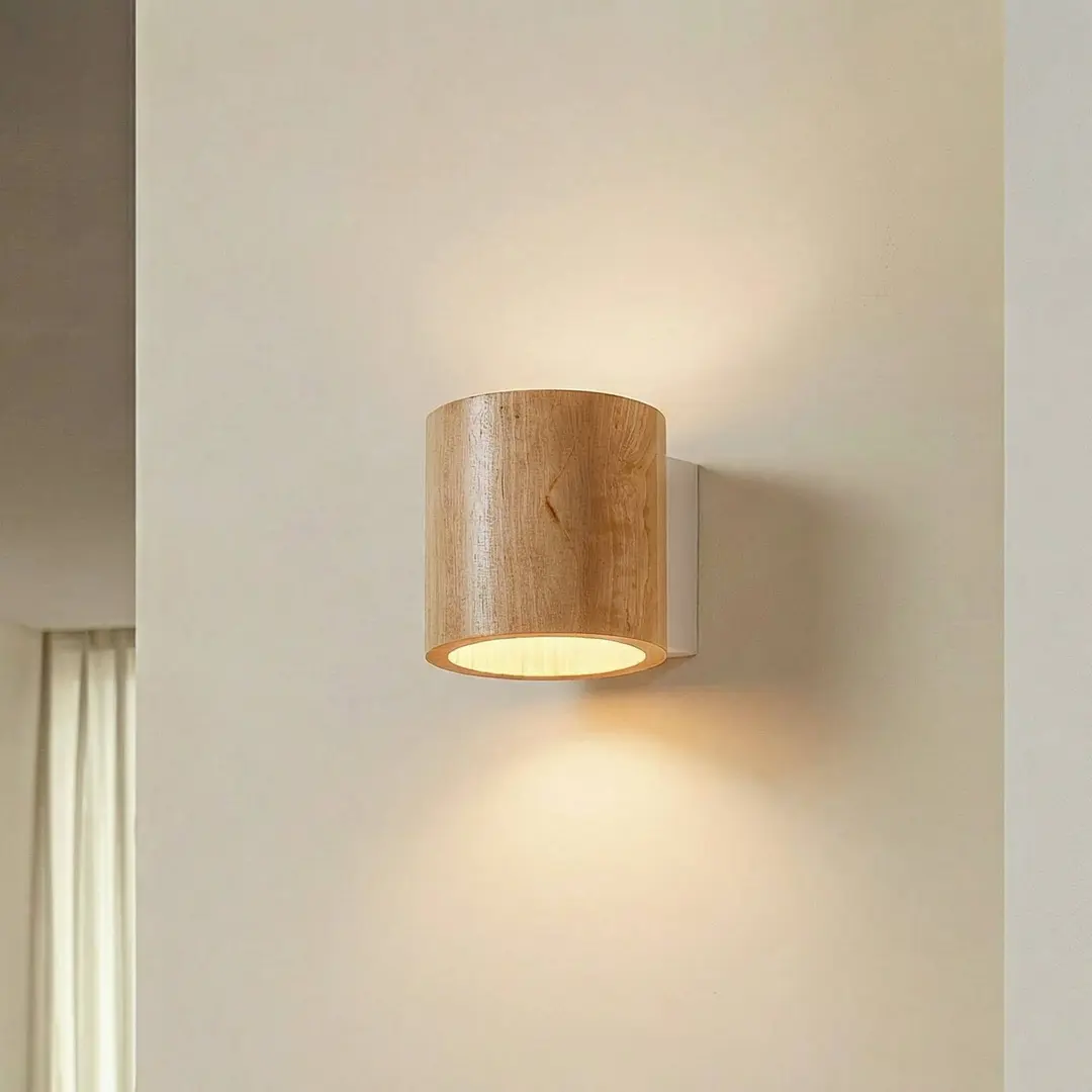 SOLLUX LIGHTING Wandleuchte Ara als Zylinder aus Holz