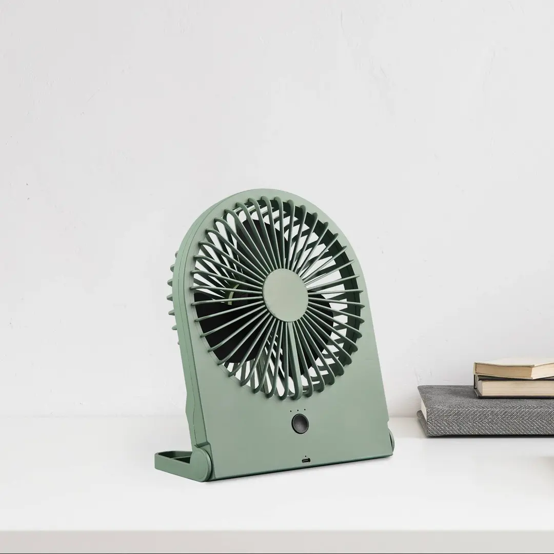 Reality Leuchten Akku-Tisch-Ventilator Breezy, pistaziengrün, leise