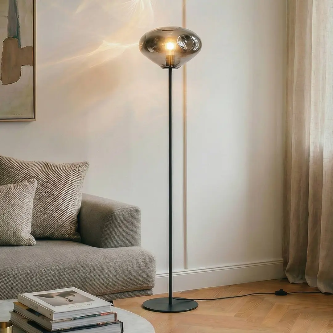 Lindby Stehleuchte Lelia, rauchgrau, Glas, Metall, 150 cm