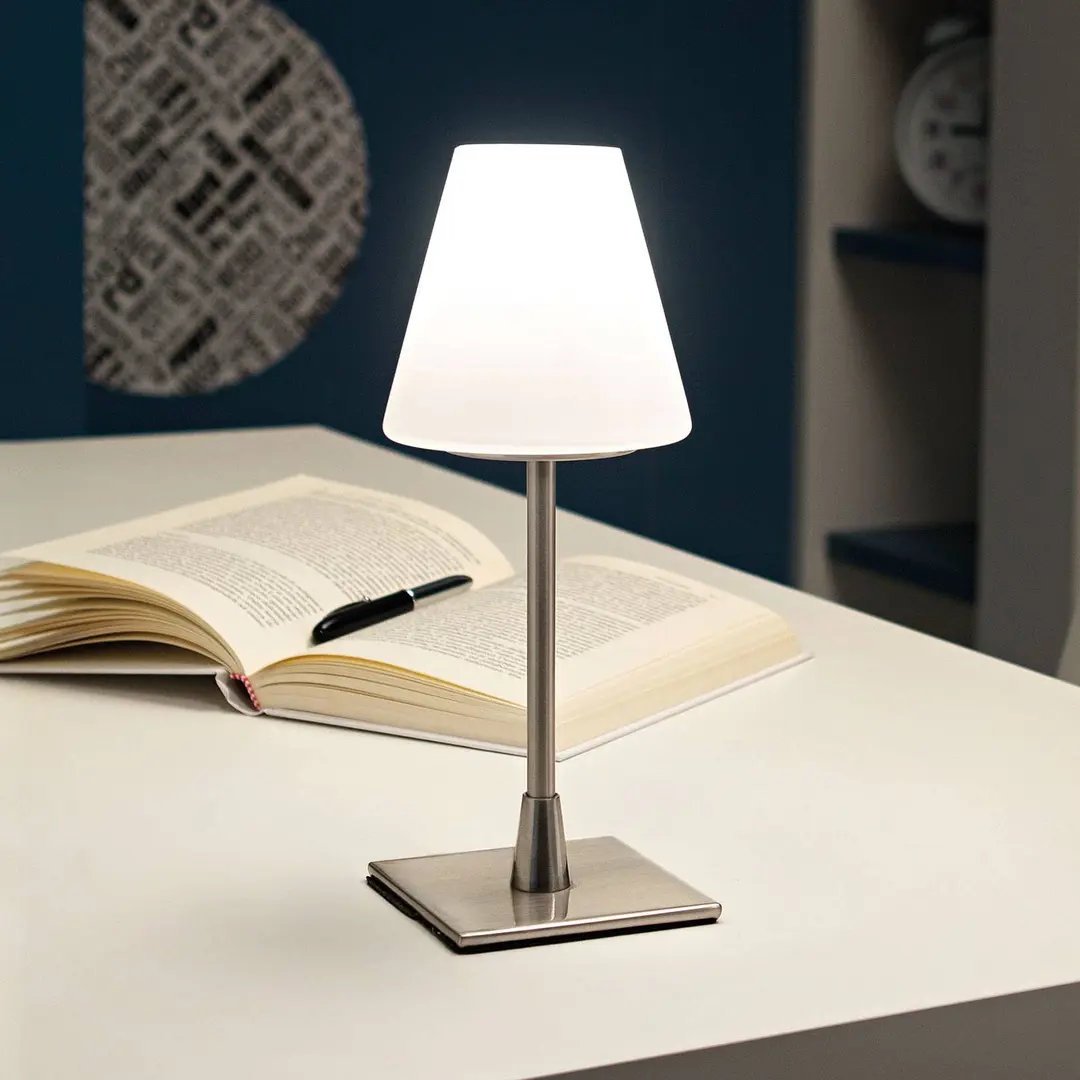 Fabas Luce LED-Tischleuchte Lucy mit Touchdimmer, chrom