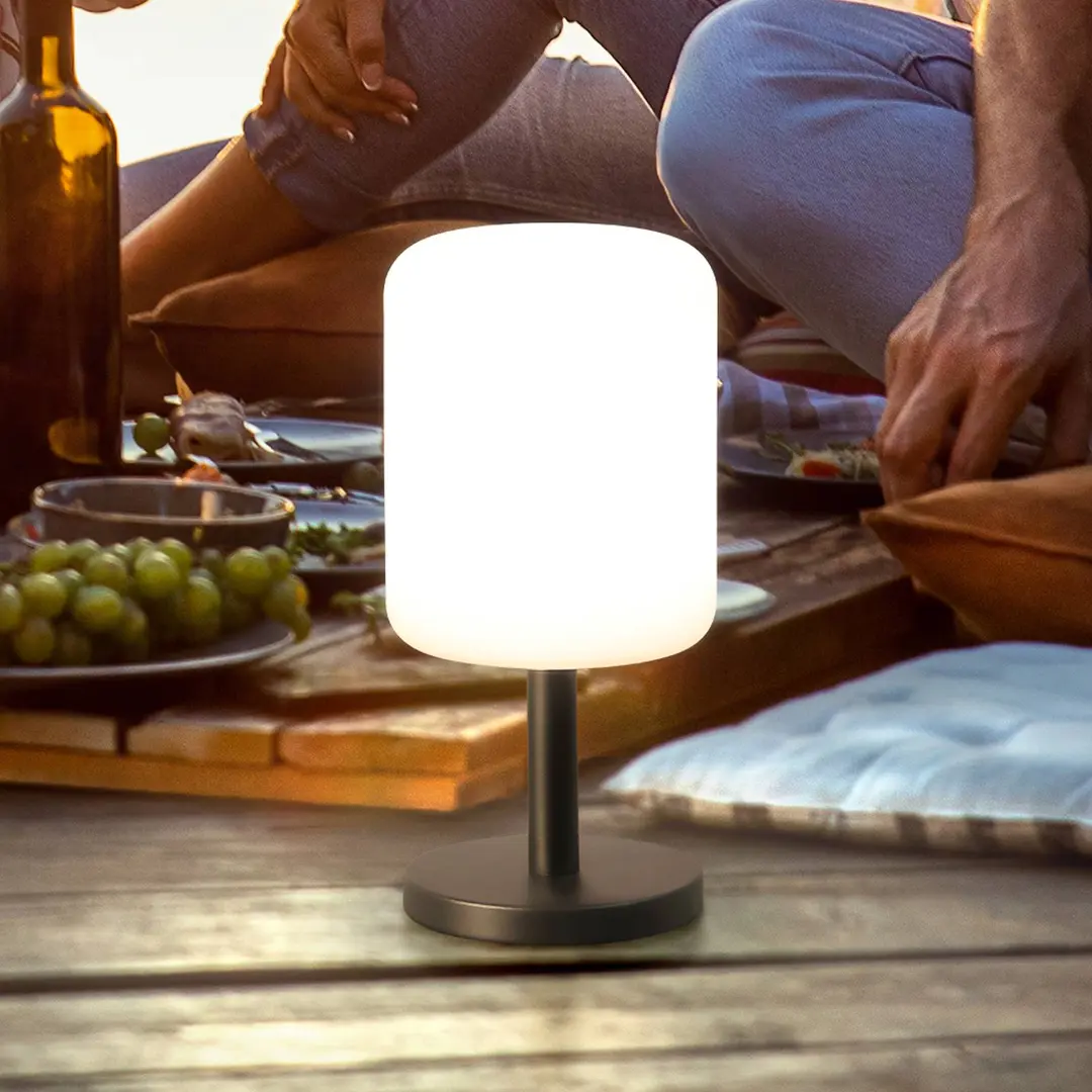 FH Lighting LED-Akkutischleuchte Volterra Pro, IP54, RGBW, Fernbedienung