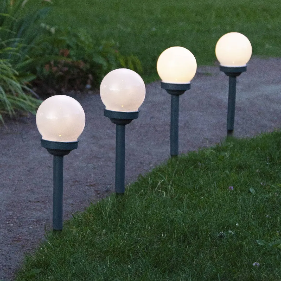 STAR TRADING LED-Solarsockelleuchte Globus im 4er-Set