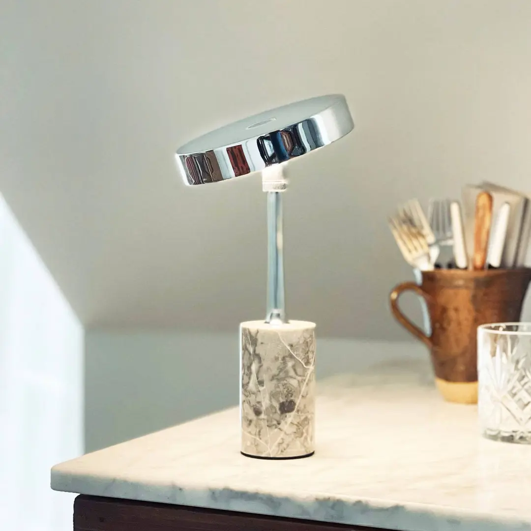 Dyberg Larsen LED-Akku-Tischlampe Starlight, chrom/grau