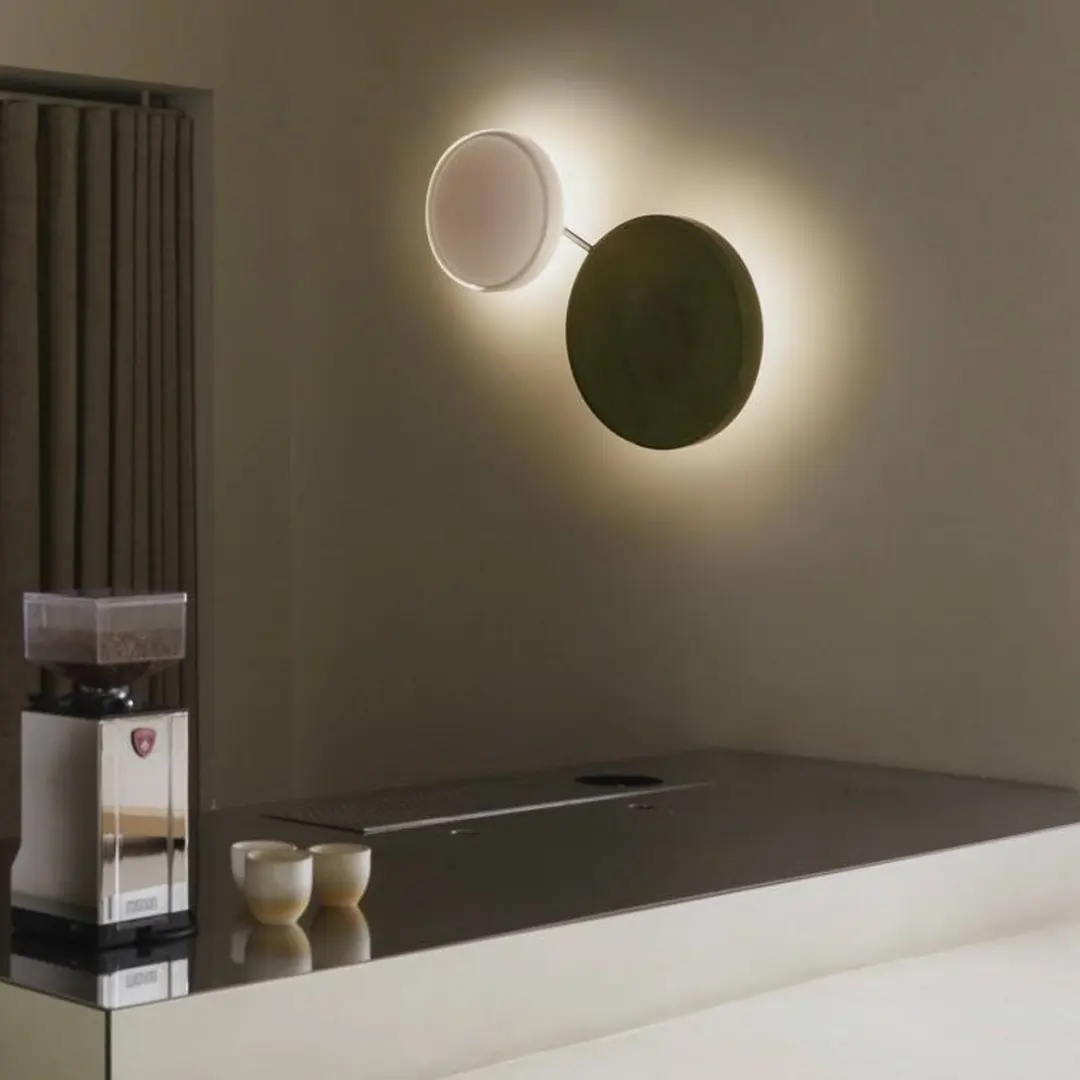 MARSET LED-Wandlampe Caramel, opal, Ø 28 cm, TRIAC, Glas