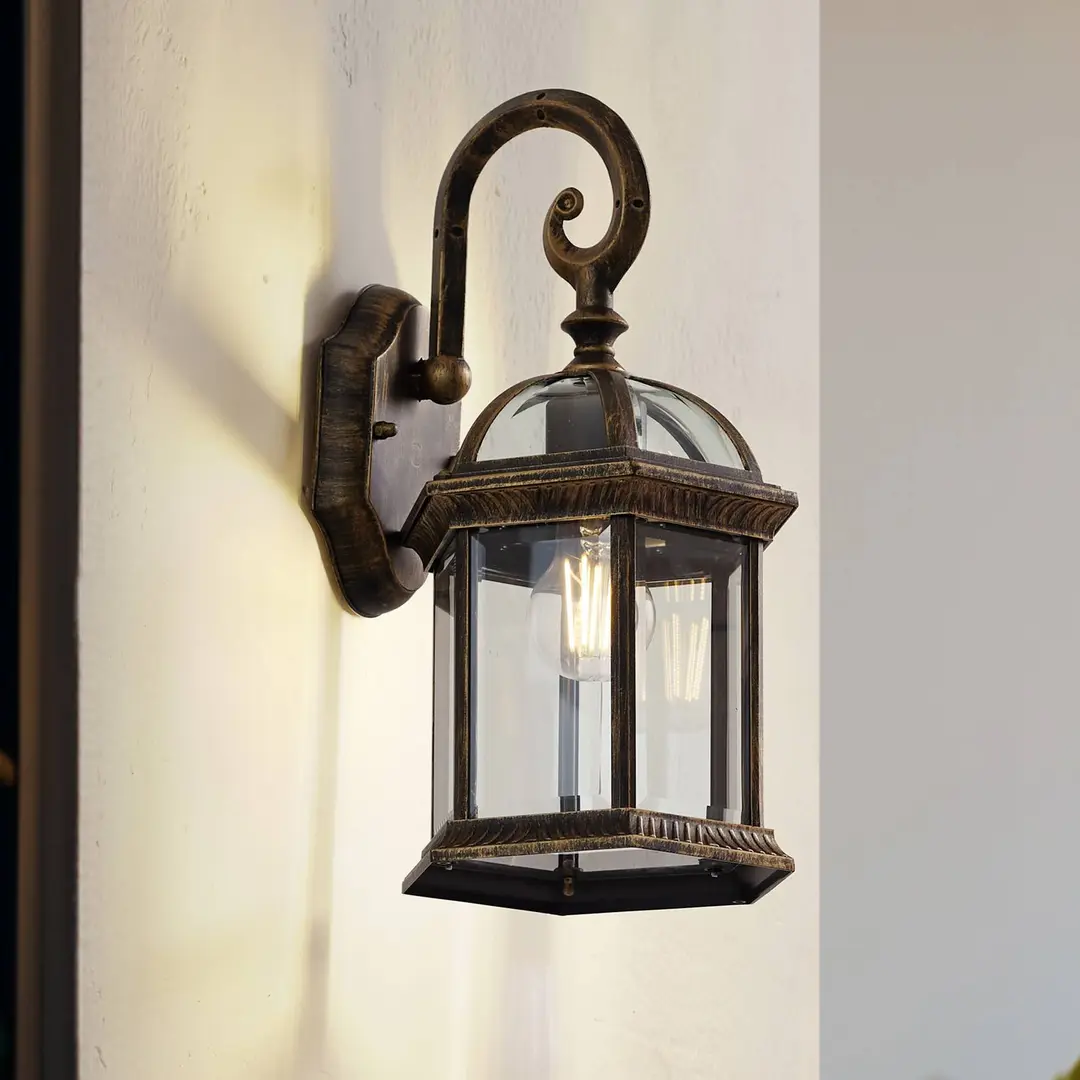 Lindby Außenwandleuchte Adelisa, gold antik, Alu, Höhe 39 cm