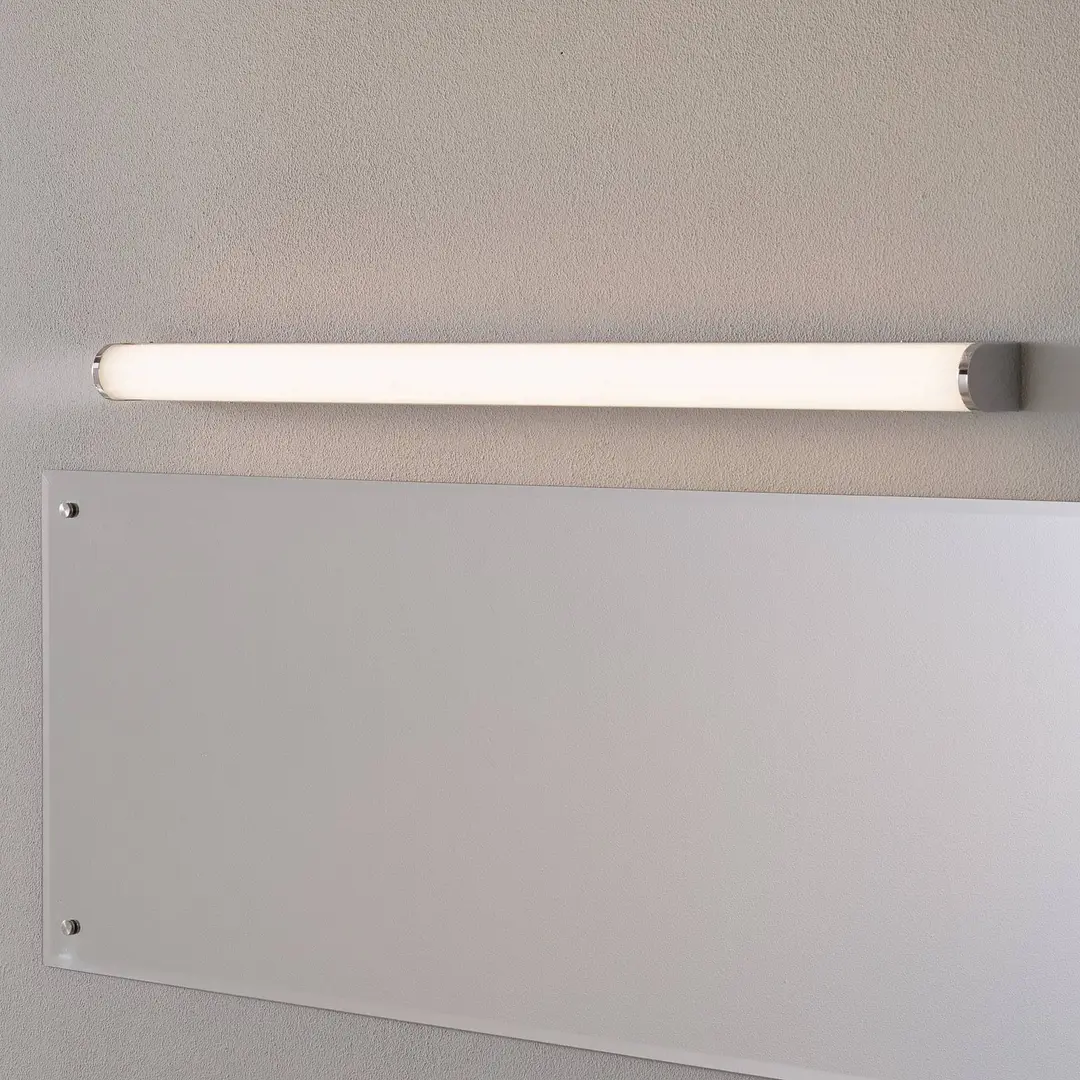 Helestra Ponto LED-Wandleuchte IP44 90cm