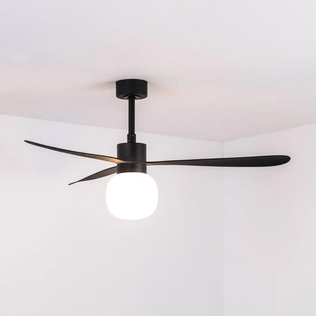 FARO BARCELONA LED-Deckenventilator Amelia Ball L, schwarz, DC, leise