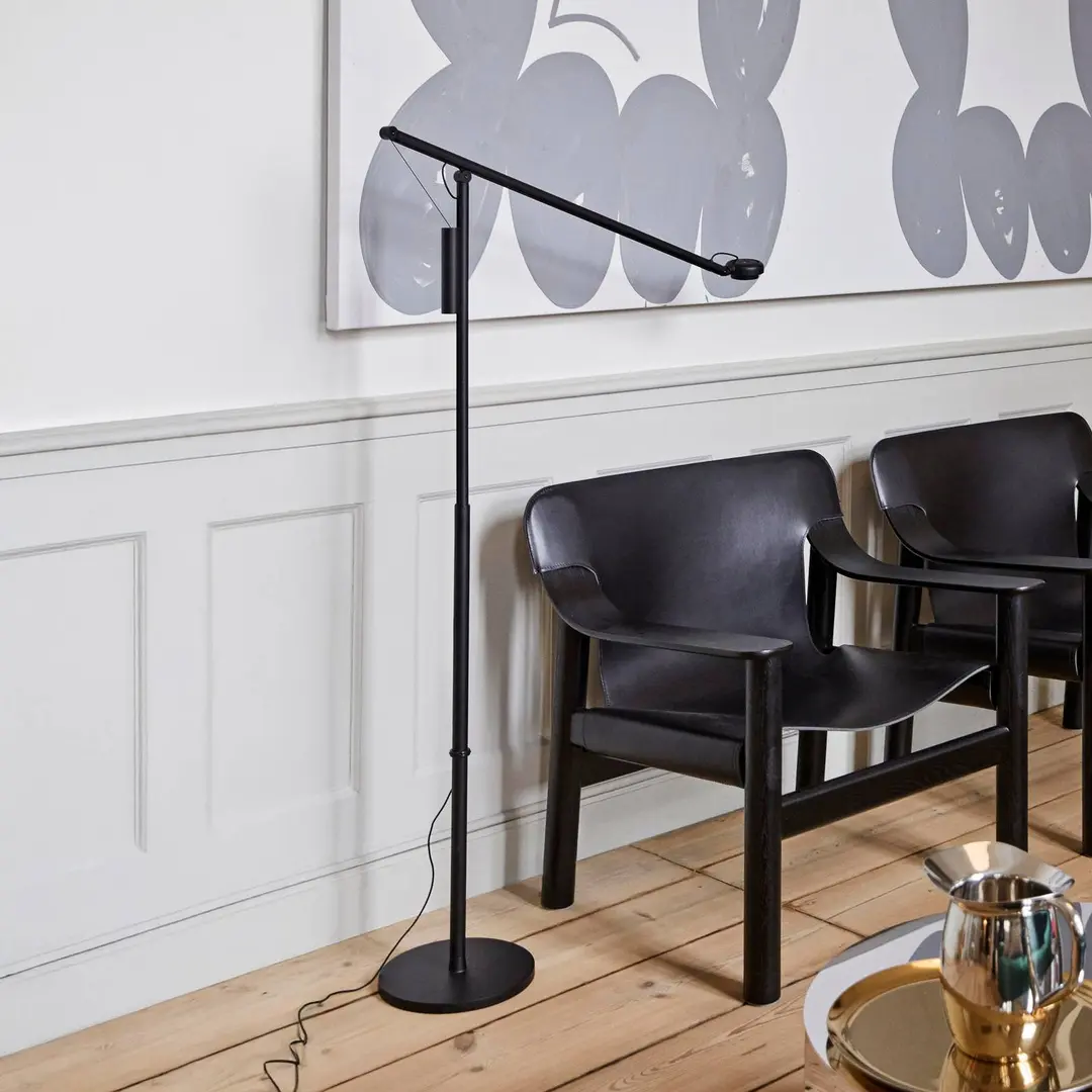 HAY LED-Stehlampe Fifty-Fifty, schwarz, Höhe 135 cm, dim.