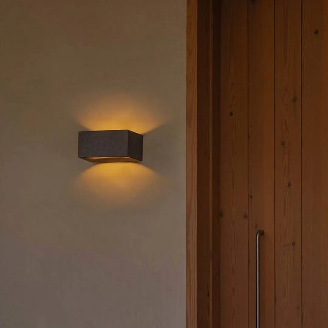 FARO BARCELONA LED-Wandleuchte Glint, 3000K, 15 cm, grau, Beton, IP55