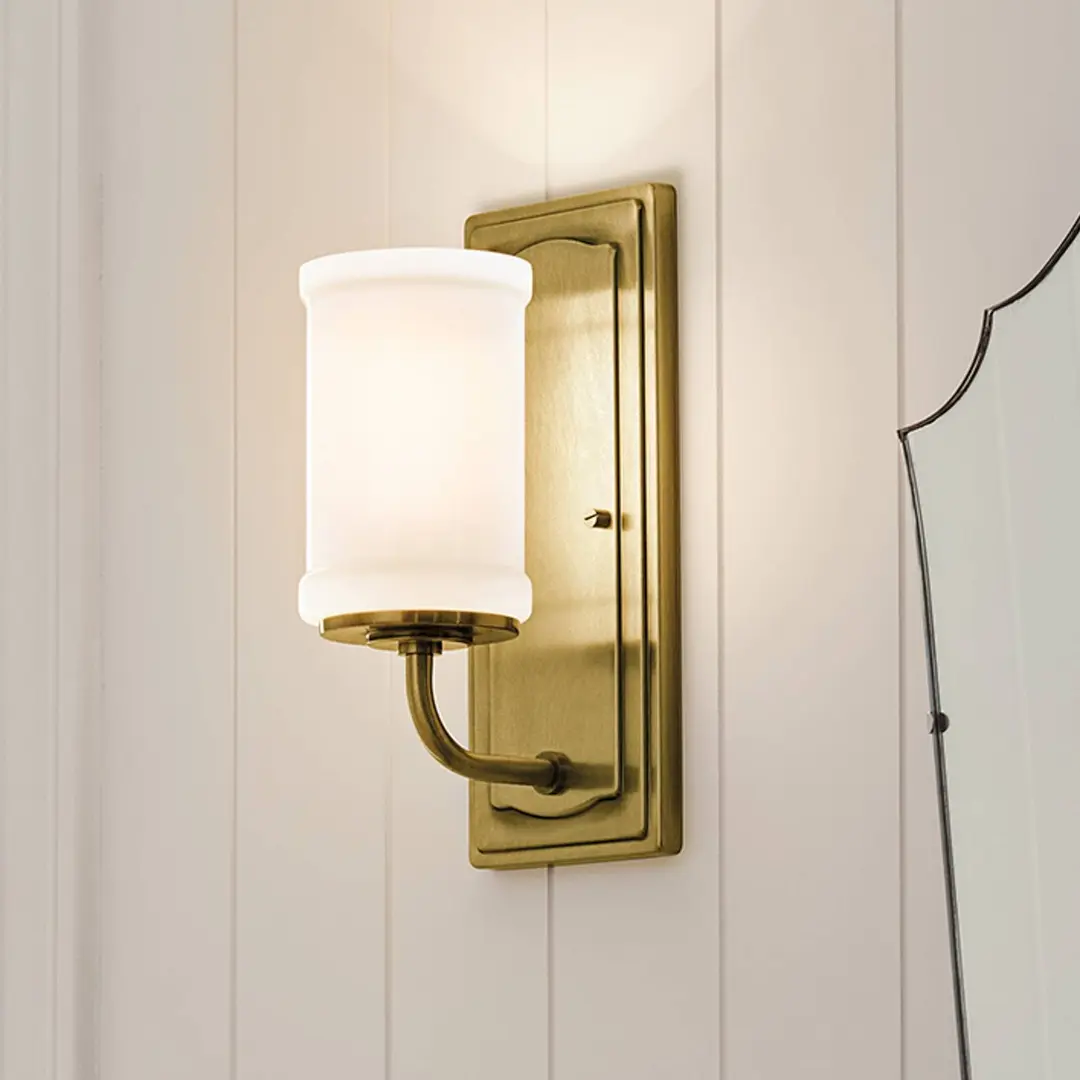 KICHLER Wandlampe Vetivene, messing, Höhe 31 cm, Metall, IP44 G9-LED