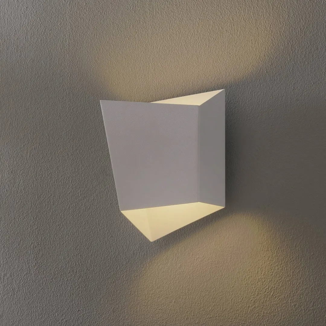Mantra Iluminación Wandleuchte Asimetric aus Stahl, weiß