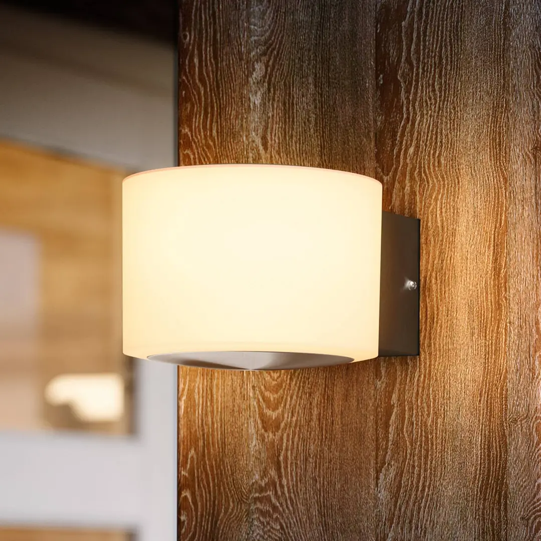 Philips LED-Außenwandleuchte Otis UE, weiß, Stahl, IP44