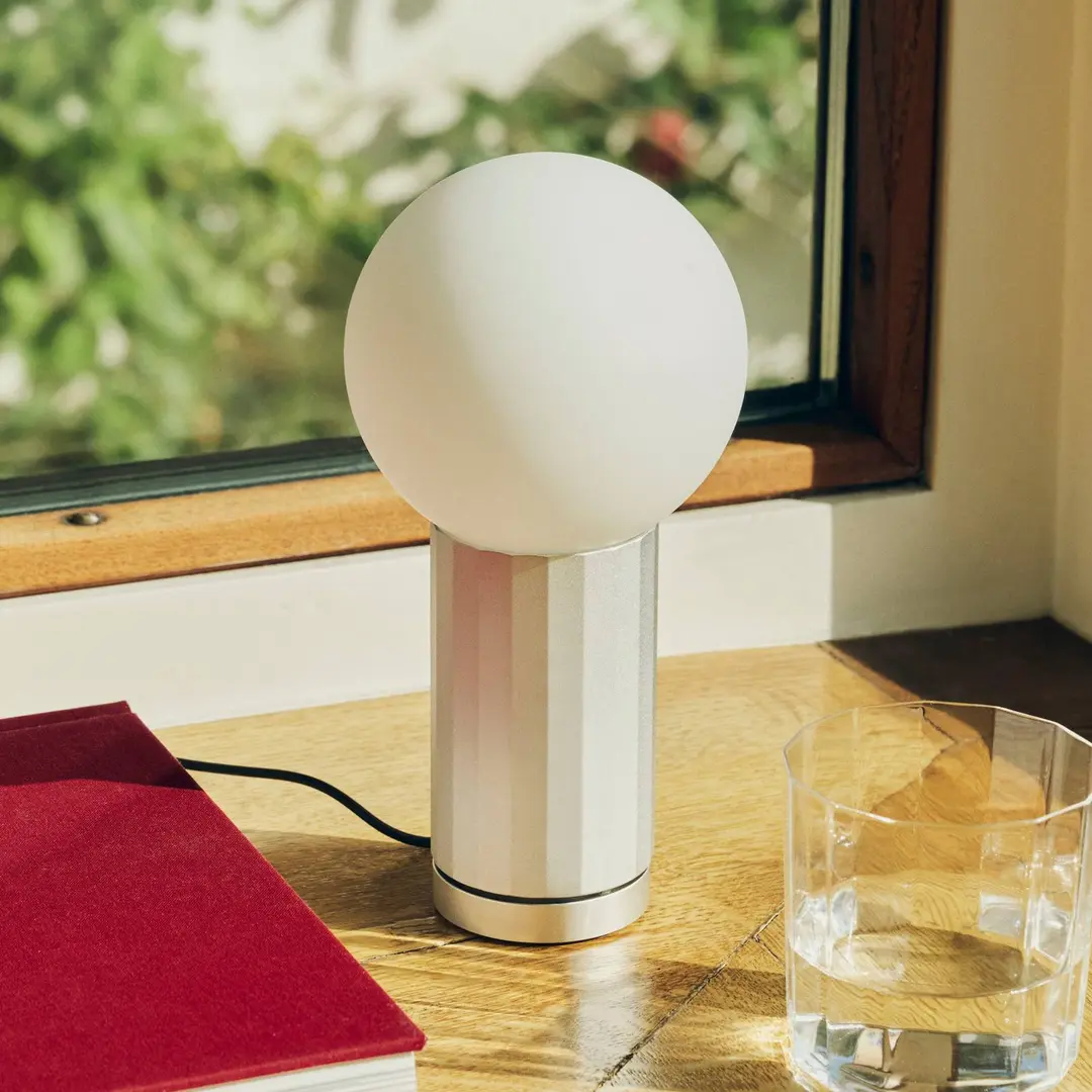 HAY LED-Tischleuchte TURN ON, aluminium, Höhe 20 cm, dimmbar