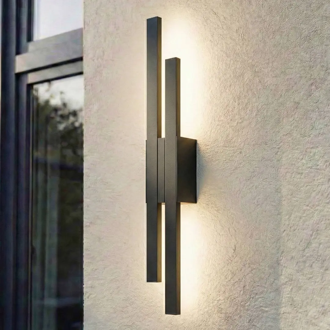 Lindby LED-Außenwandleuchte Sakari, schwarz, Alu, Höhe 59 cm