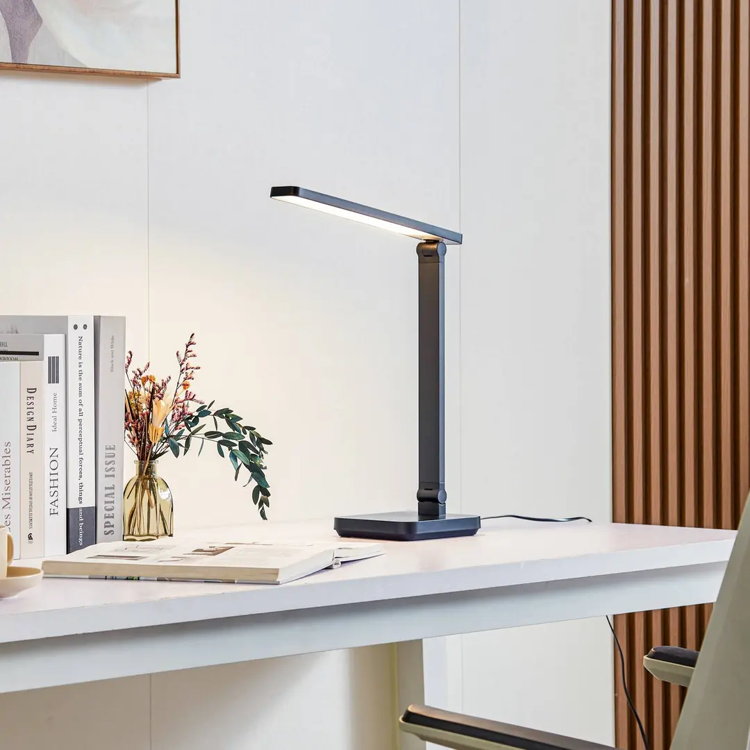Lindby LED-Schreibtischleuchte Rylas, schwarz, USB, CCT