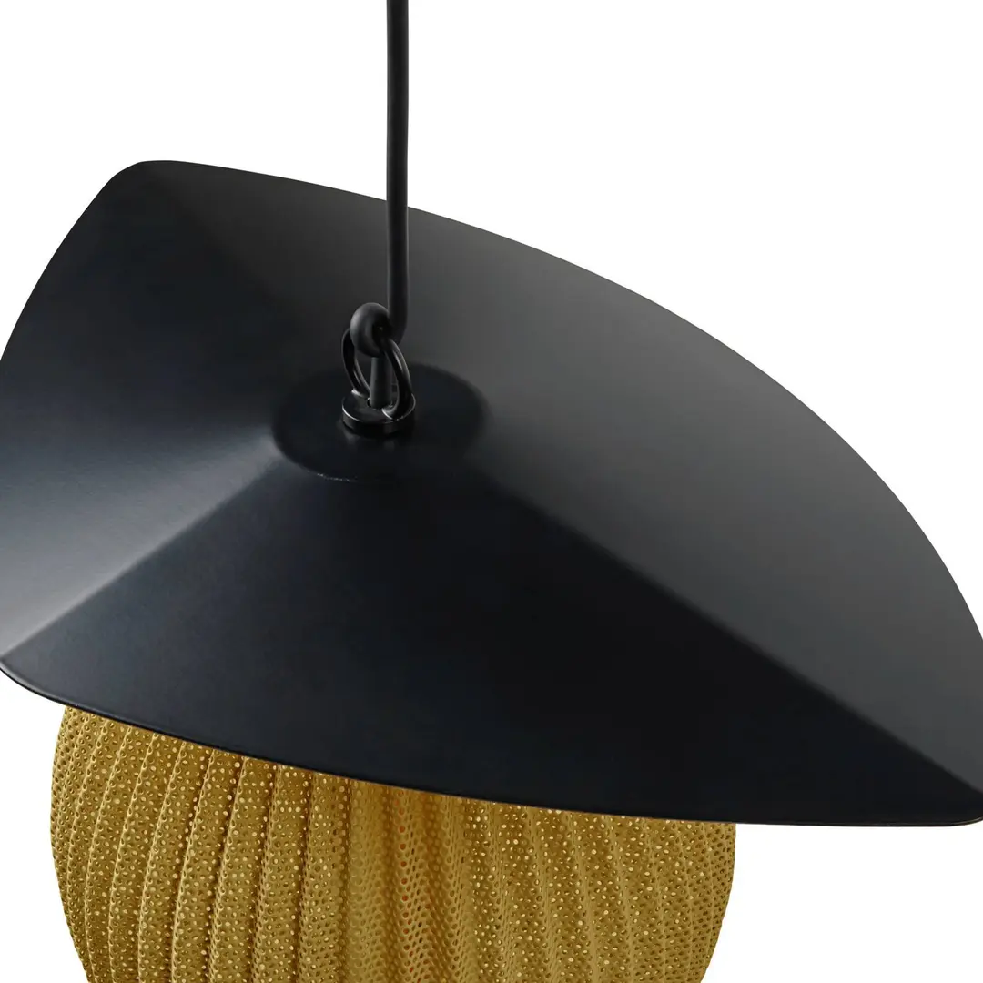 GUBI Außenhängeleuchte Satellite, 57x36 cm, schwarz/senfgold