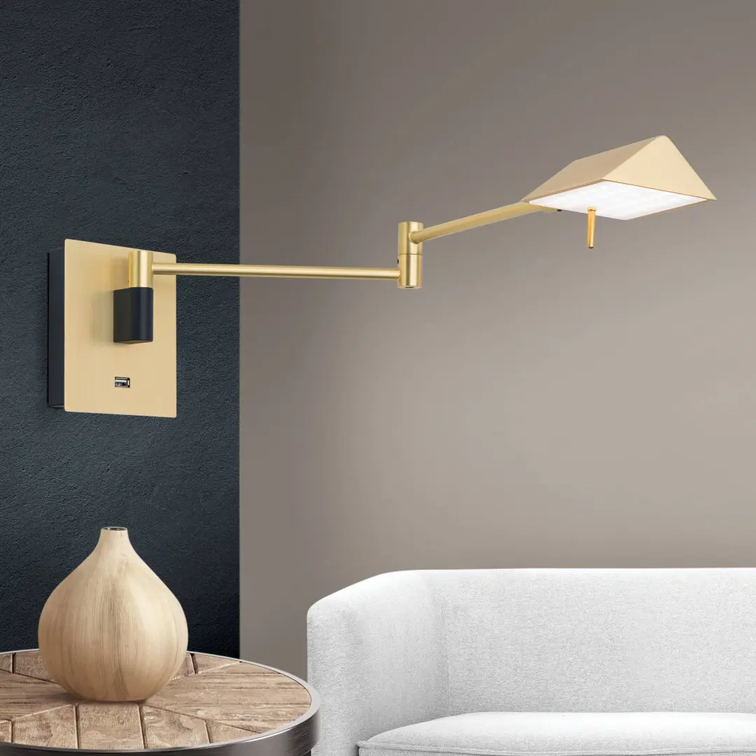 Orion LED-Wandleuchte Boston mit USB-Steckdose, messing