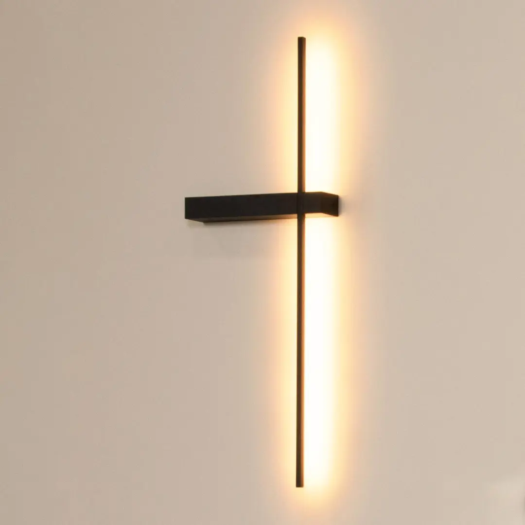 Lucide LED-Wandleuchte Segin, Höhe 60 cm, 6W, schwarz, Aluminium