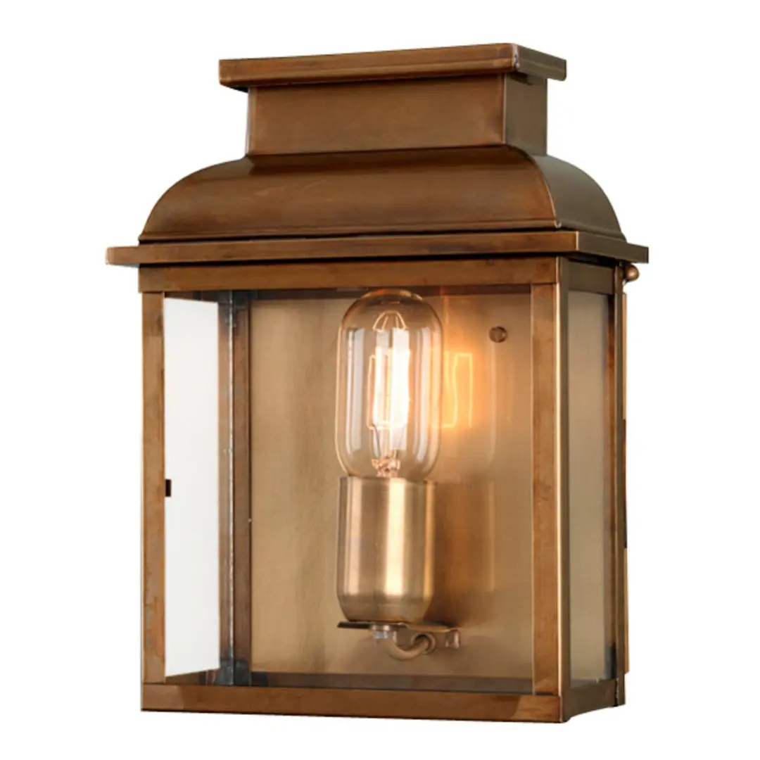 ELSTEAD Handgefertigte Außenwandlampe Old Bailey, Messing