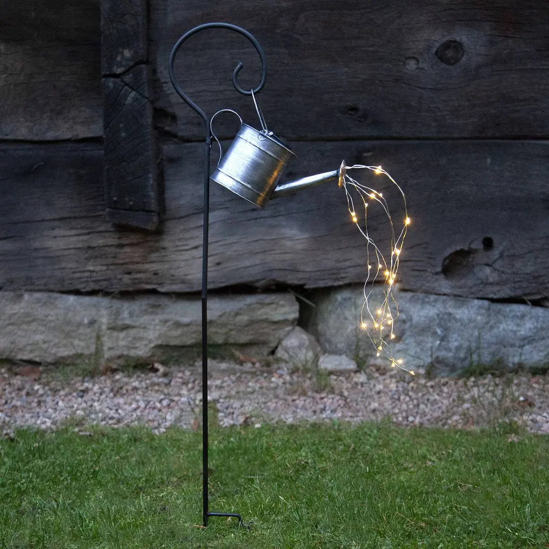 STAR TRADING LED-Solarleuchte Dew Drop Water Can
