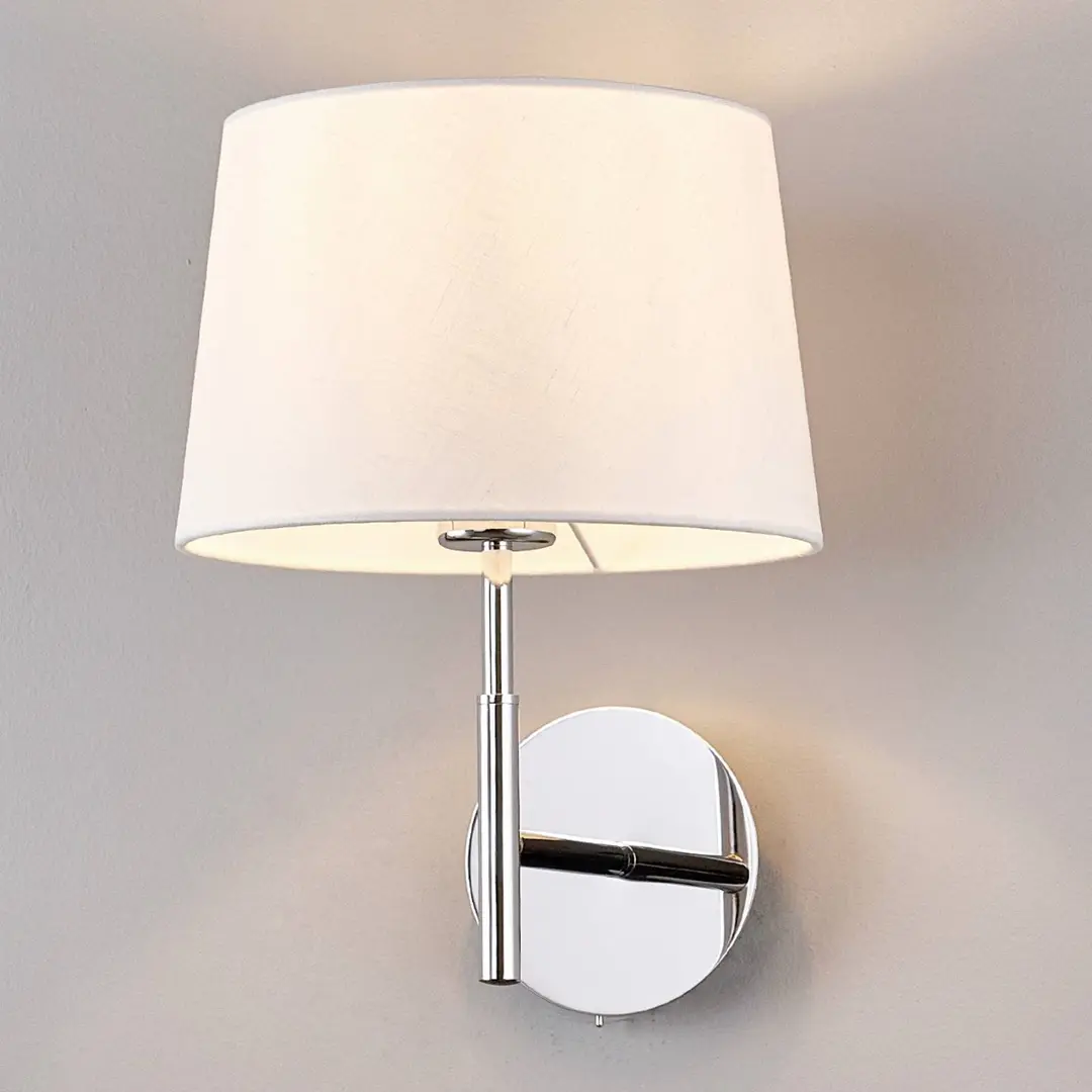 LUCANDE Wandlampe Dorothea mit weißem Stoffschirm