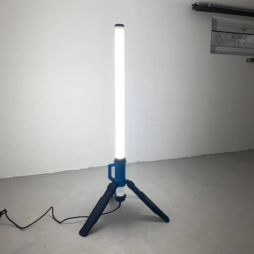 Ledino LED-Lichtsäule Rath, 130 W, IP69, klappbar