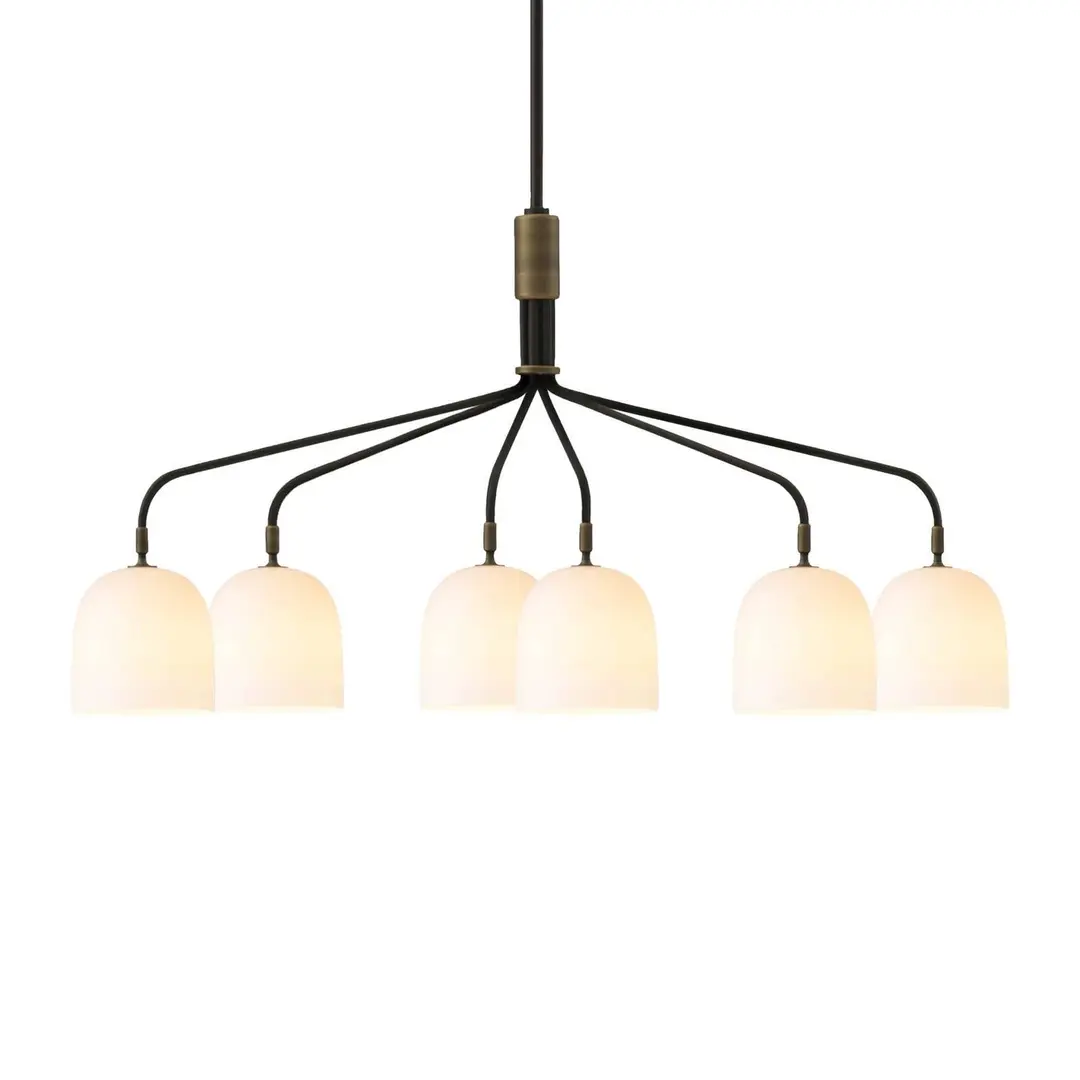 GUBI Kronleuchter Howard 6-flammig 134x73 cm gunmetal/weiß