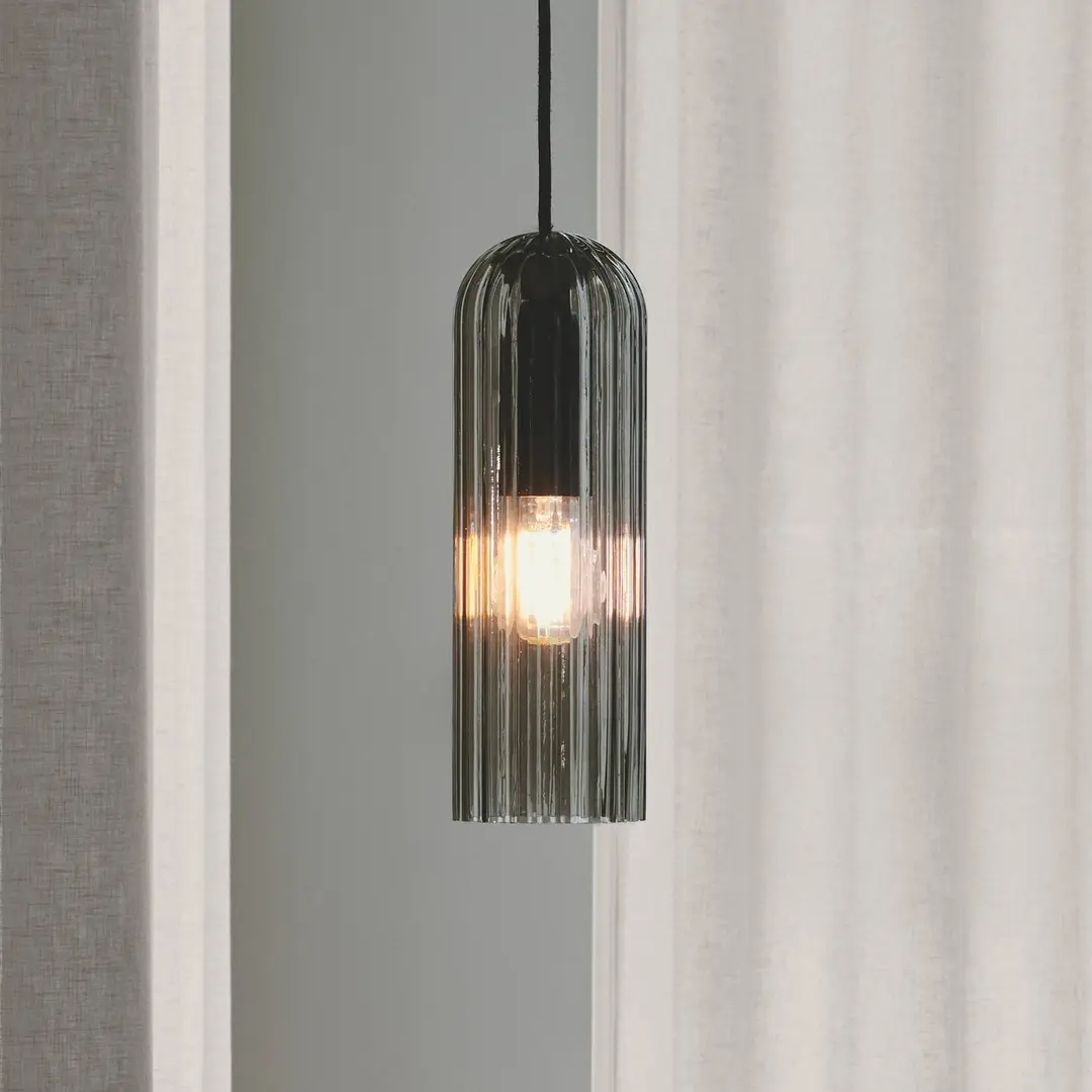 Nordlux Hängeleuchte Miella, Glas gerippt, rauchgrau/schwarz