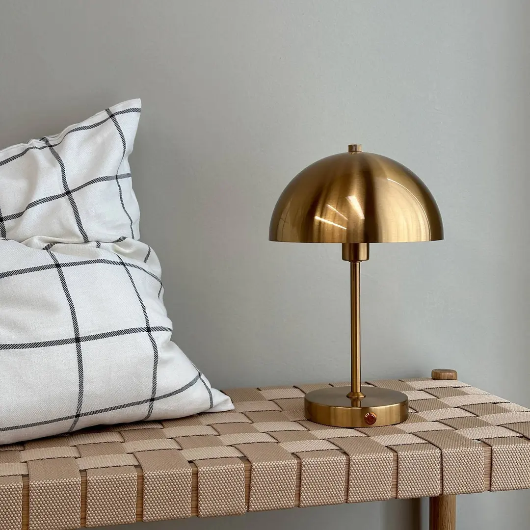 Dyberg Larsen Stockholm Akku-Tischlampe, messing antik