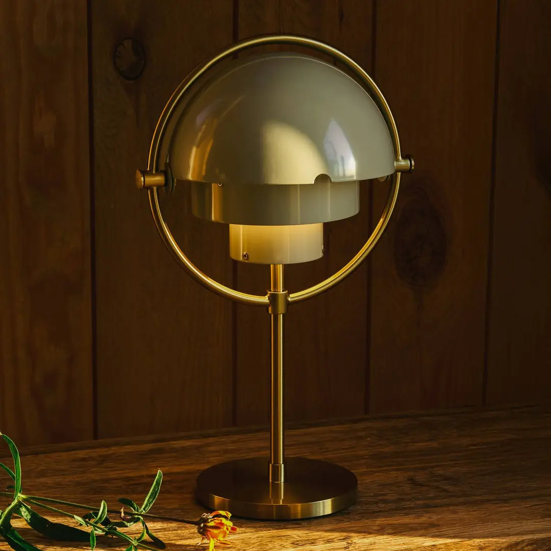 GUBI Akku-Tischleuchte Multi-Lite, messing/grau, 30 cm