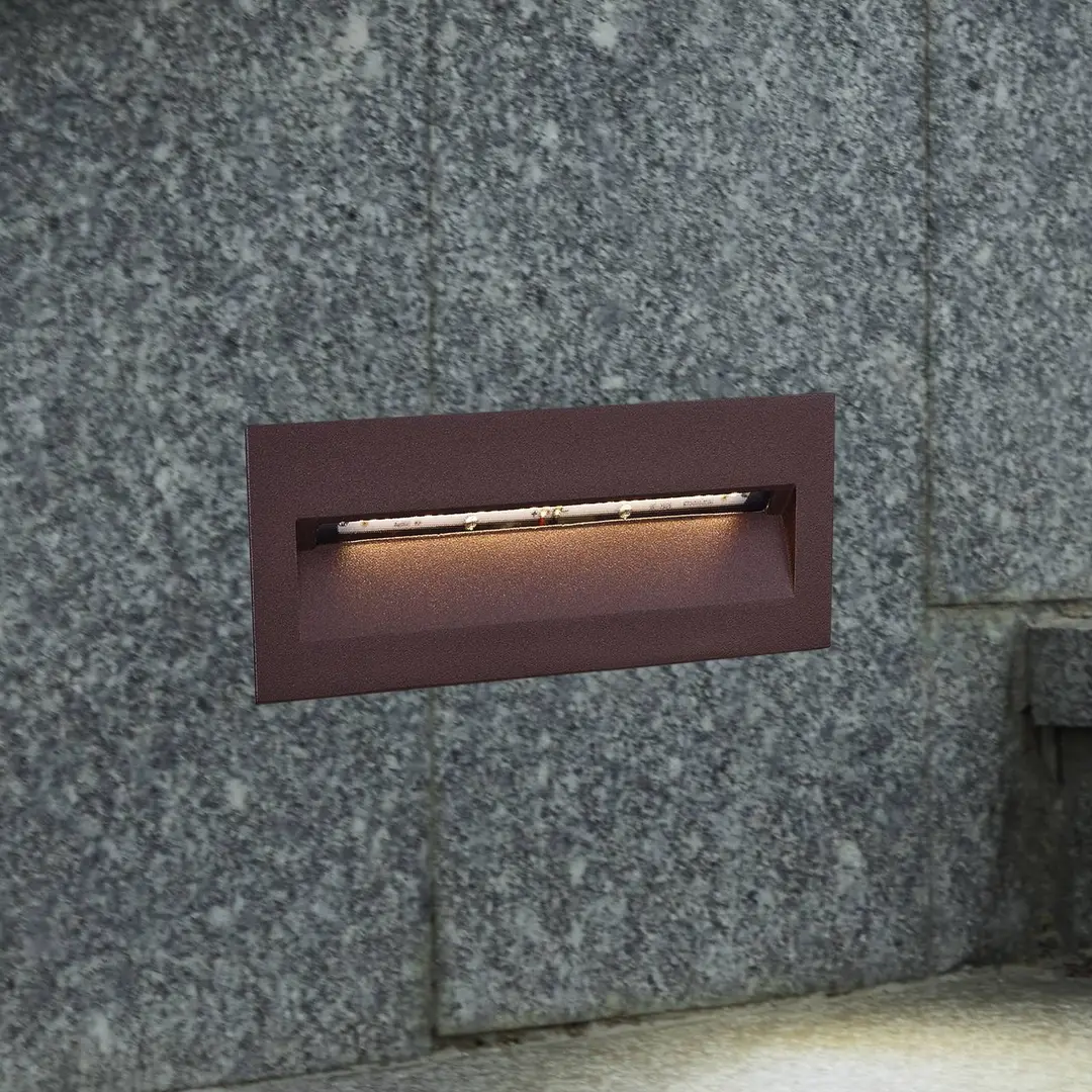 Lucande LED-Wandeinbauleuchte Loya, 23 x 8 cm, rost, IP54