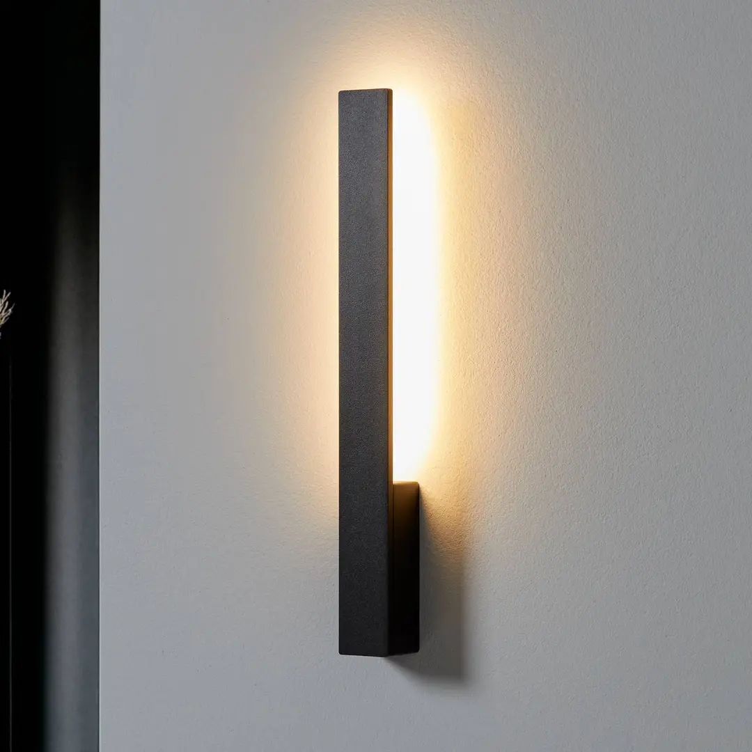 Arcchio Ivano LED-Wandleuchte, 42,5 cm, schwarz, Metall