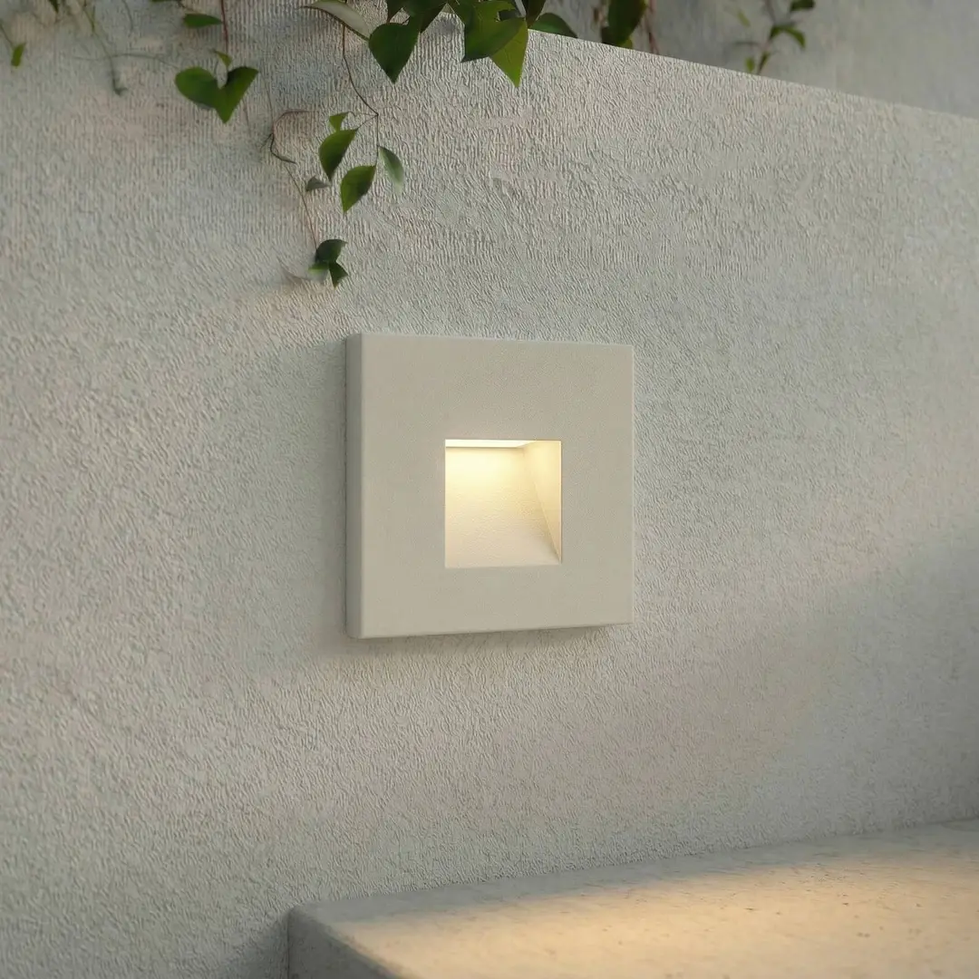 Lindby LED-Wandeinbaulampe Alune, weiß, eckig, 8x8cm, IP65