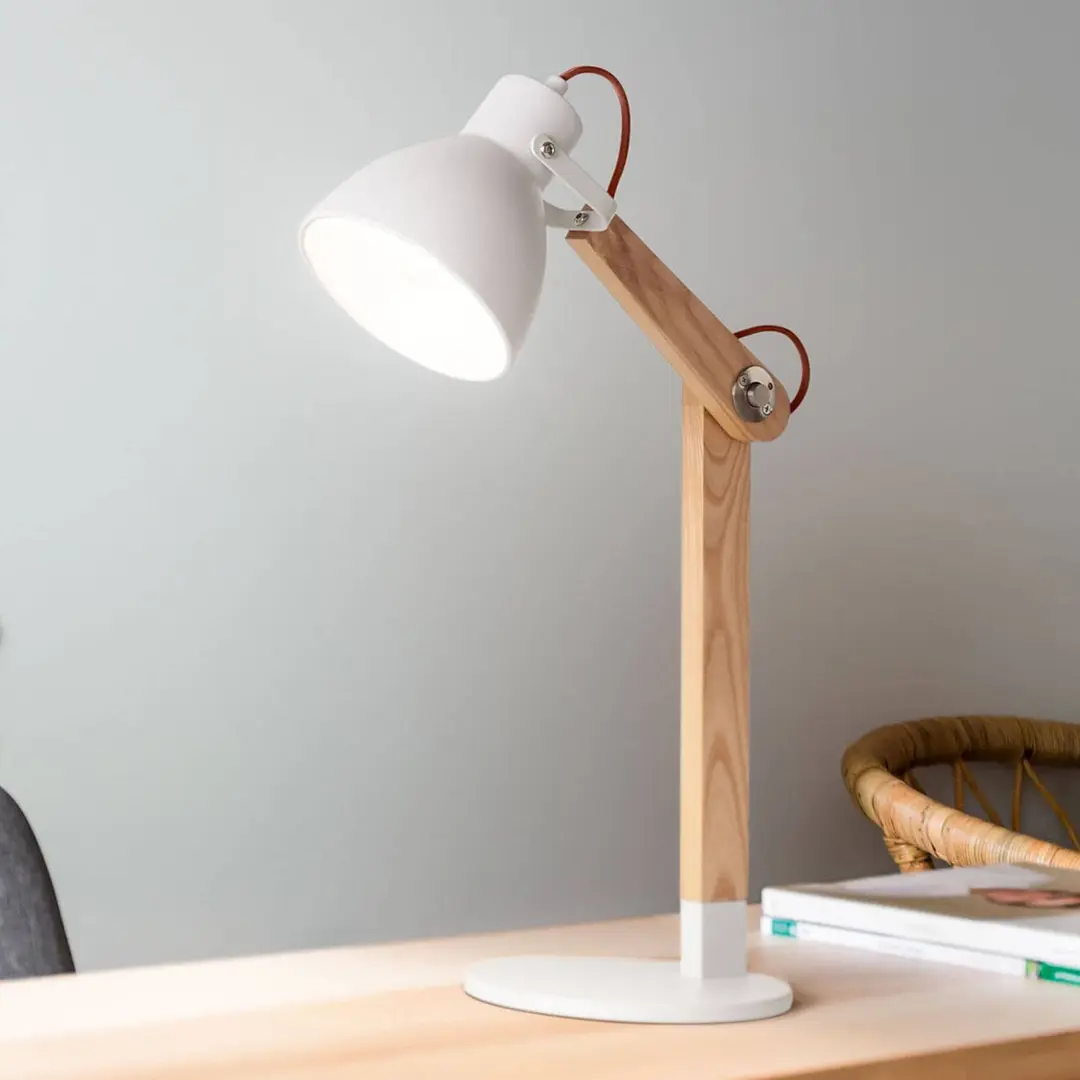 Fabas Luce Tischleuchte Sveva aus Holz, weiß/esche