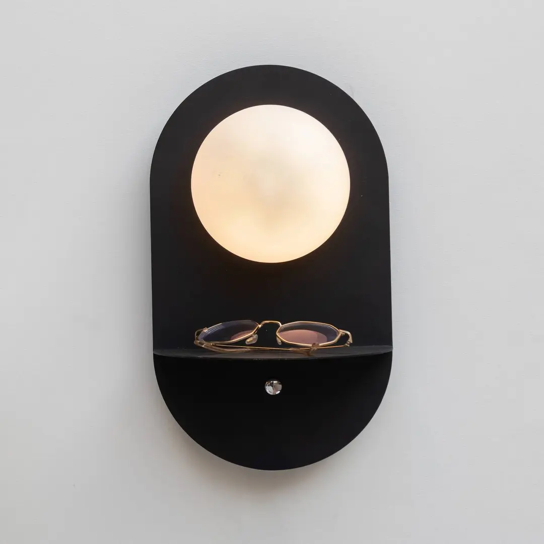 IT'S ABOUT ROMI Wandlampe Tokyo, schwarz, Stecker, Ablage