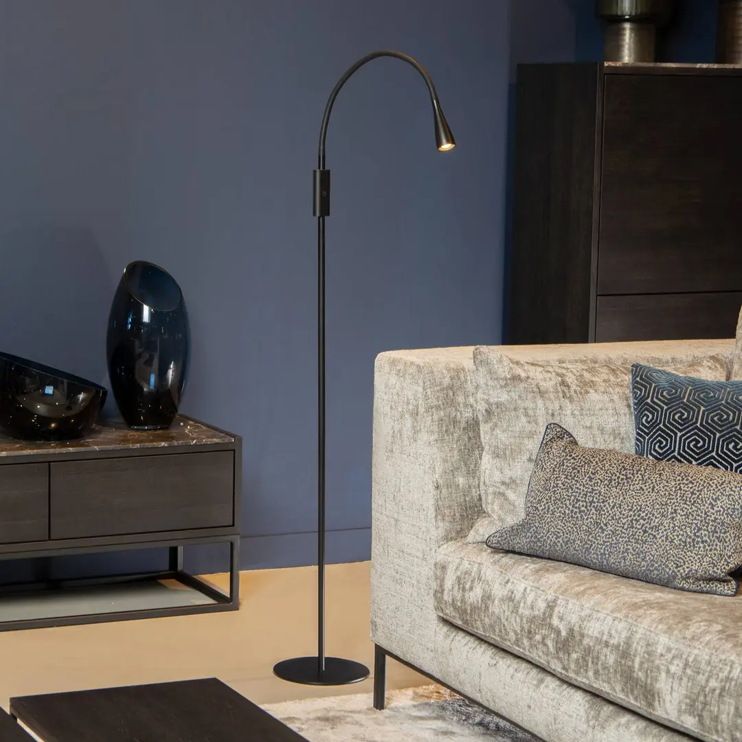 Lucide LED-Stehlampe Zozy, schwarz, 3-StepDim, Höhe 145 cm, Flexarm