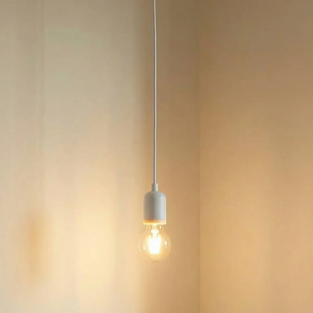 Lindby Pendelleuchte Hattie, Fassung E27, weiß, Ø 4,7 cm