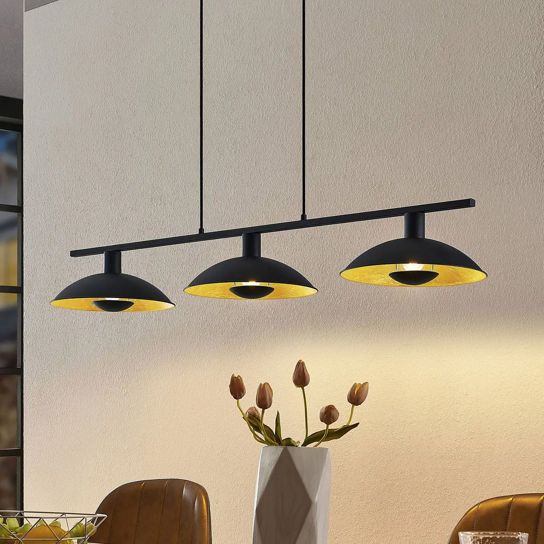 Lindby Hängelampe Narisara, 118cm, E14, 3-flg., schwarz-gold