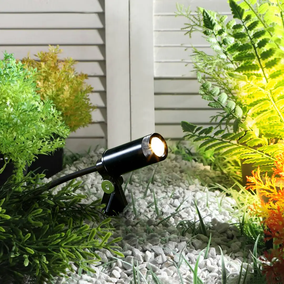 Lindby Heath LED-Erdspießleuchte, 4er-Set, schwarz