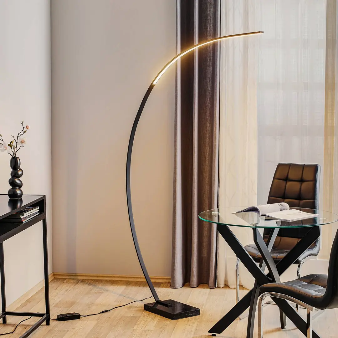 Trio Lighting LED-Bogen-Stehleuchte Bangkok, schwarz matt