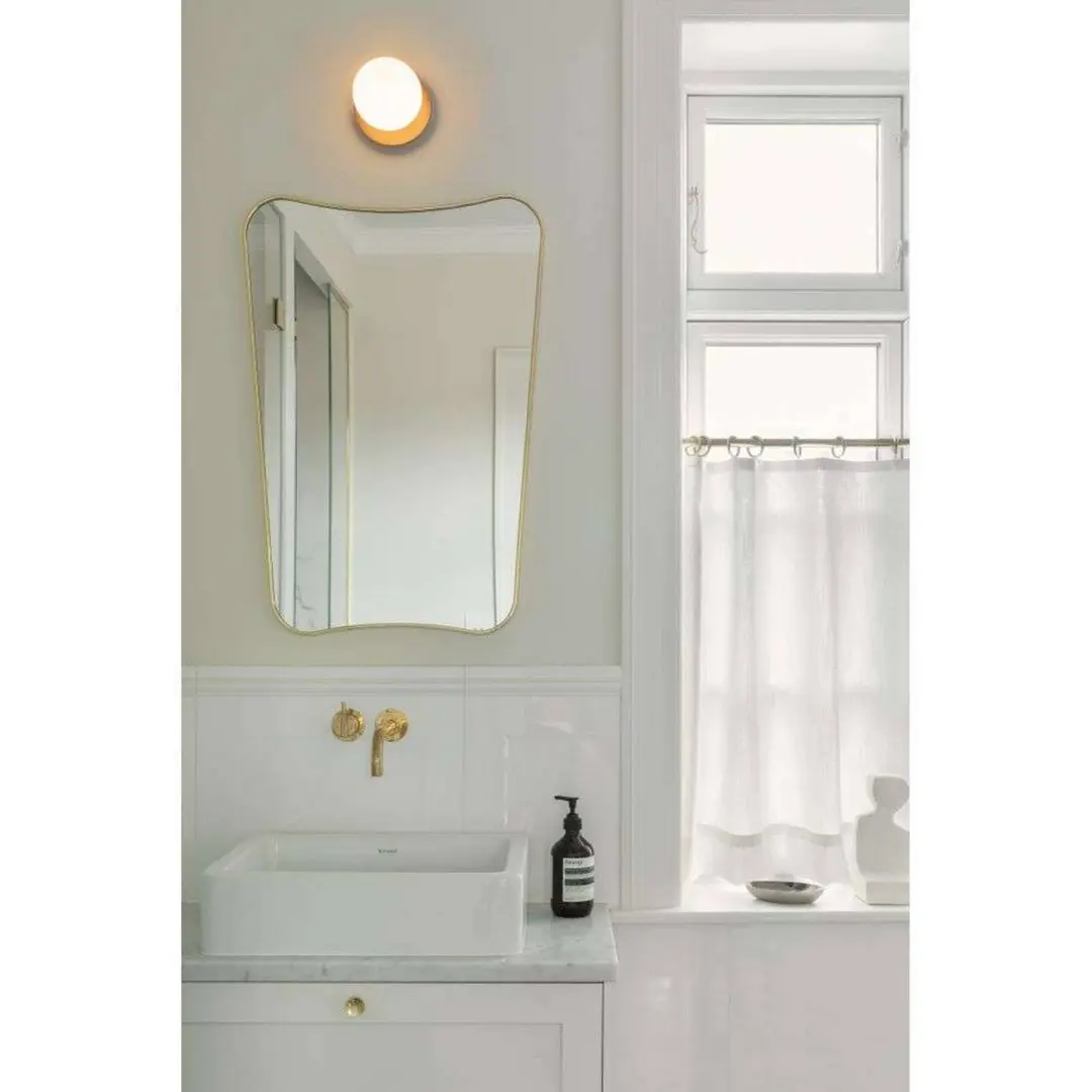 Nuura Liila 1 Wand-/Deckenleuchte, Ø 14 cm IP44, bronze/opal