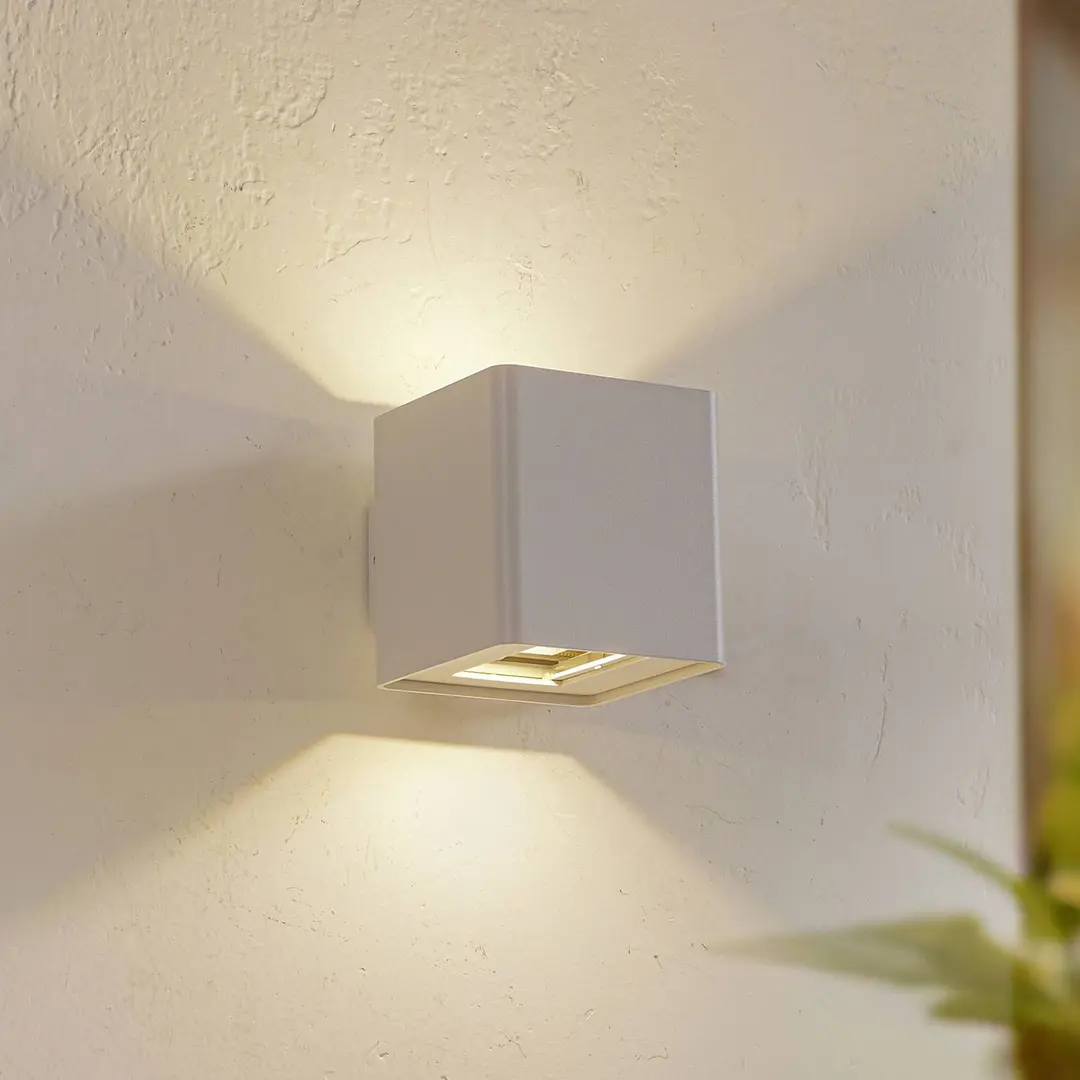 Lucande LED-Außenwandleuchte Aaron, weiß, IP54, up/down