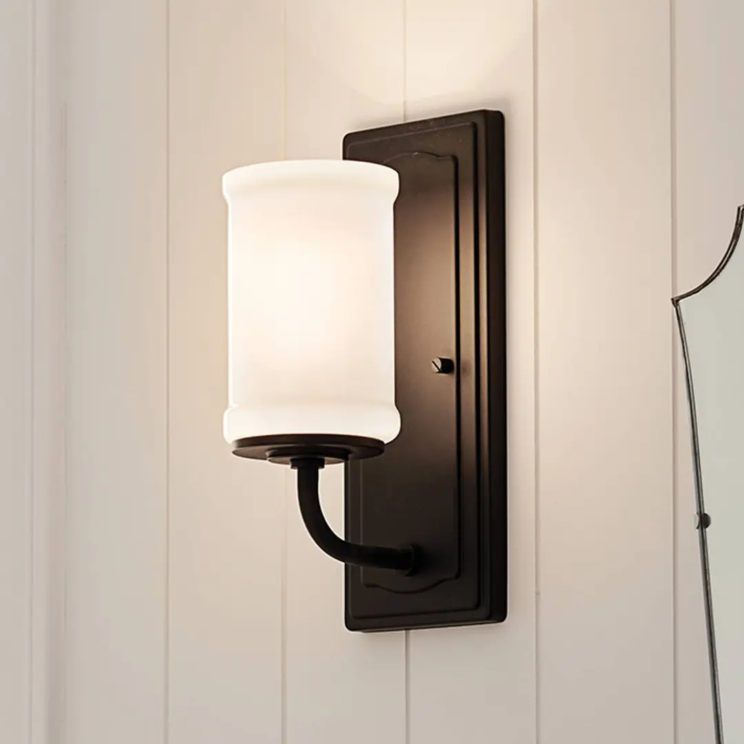 KICHLER Wandlampe Vetivene, schwarz, Höhe 31 cm, Metall, IP44 G9-LED