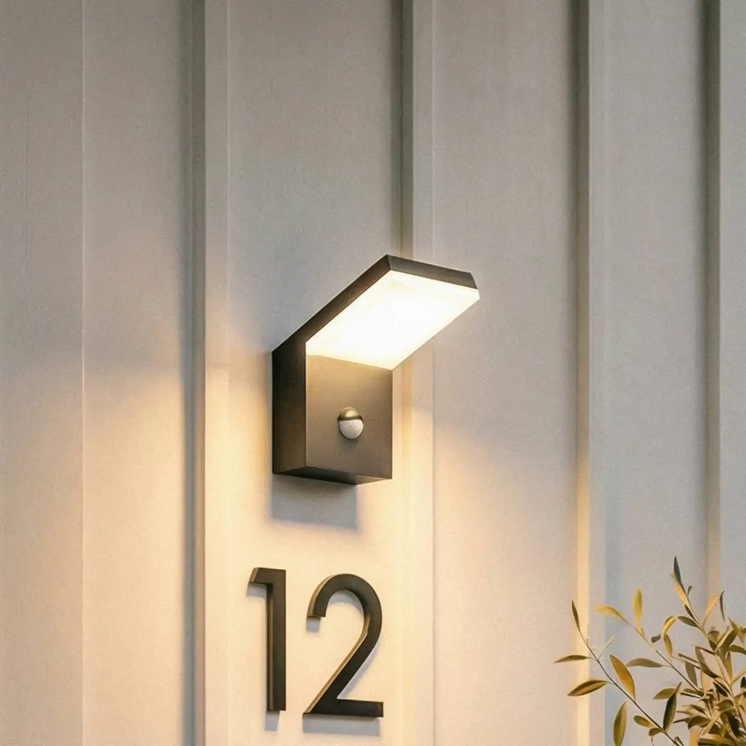 Arcchio LED-Außenwandleuchte Yolena, Sensor, anthrazit, Alu